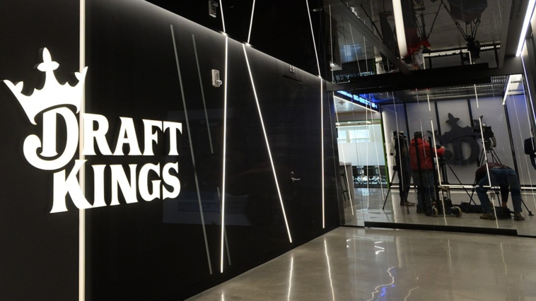 draftkings’-revenue-and-customers-soar-in-the-fourth-quarter,-2021-guidance-raised