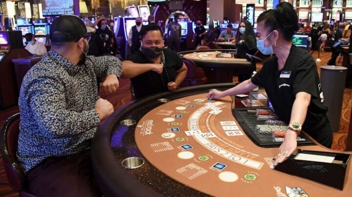 nevada-extends-indoor-mask-mandate-for-employees-to-all-casino-guests