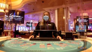 massachusetts-casinos-blame-dealer-shortage-for-poker-absence;-complaints-up-10-times