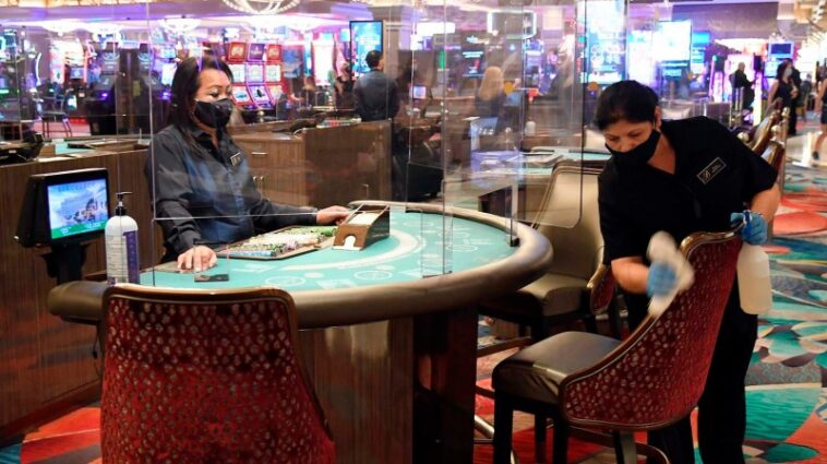 us-casino-workers-allege-wage-cuts-for-smoking,-sue-penn-national-gaming