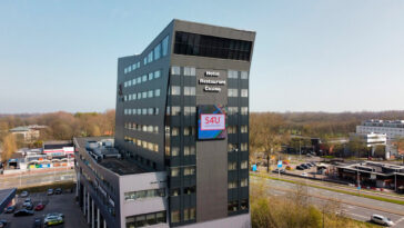 signs4u-supplies-and-installs-outdoor-led-screen-at-netherlands'-casino-a13