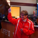 kansas-sports-betting-officially-launches;-gov.-kelly-makes-inaugural-bet-at-barstool-sportsbook-in-hollywood-casino