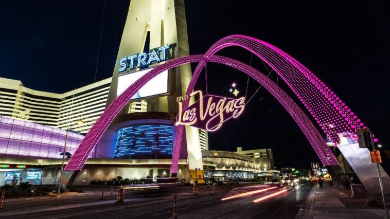 las-vegas:-agreement-with-the-strat-paves-the-way-for-pedestrian-deck-project-overlooking-gateway-arches