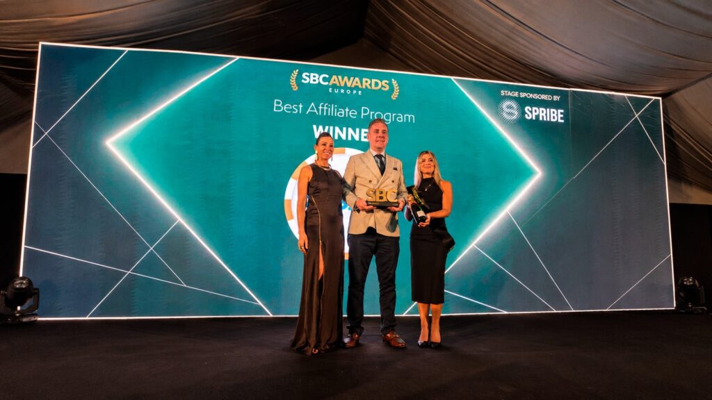 1xbet's-simon-westbury-discusses-1xpartners'-philosophy,-best-affiliate-program-win-at-sbc-awards-malta