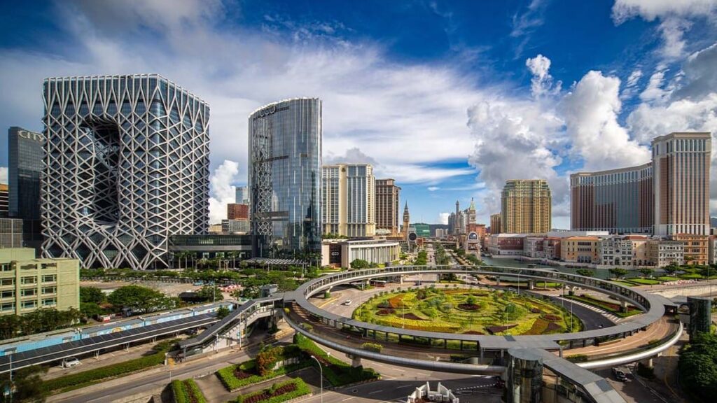Macau visitor arrivals climb 8.5% through September while gaming revenue grows 3.2% macau-visitor-arrivals-climb-85%-through-september-while-gaming-revenue-grows-3.2%